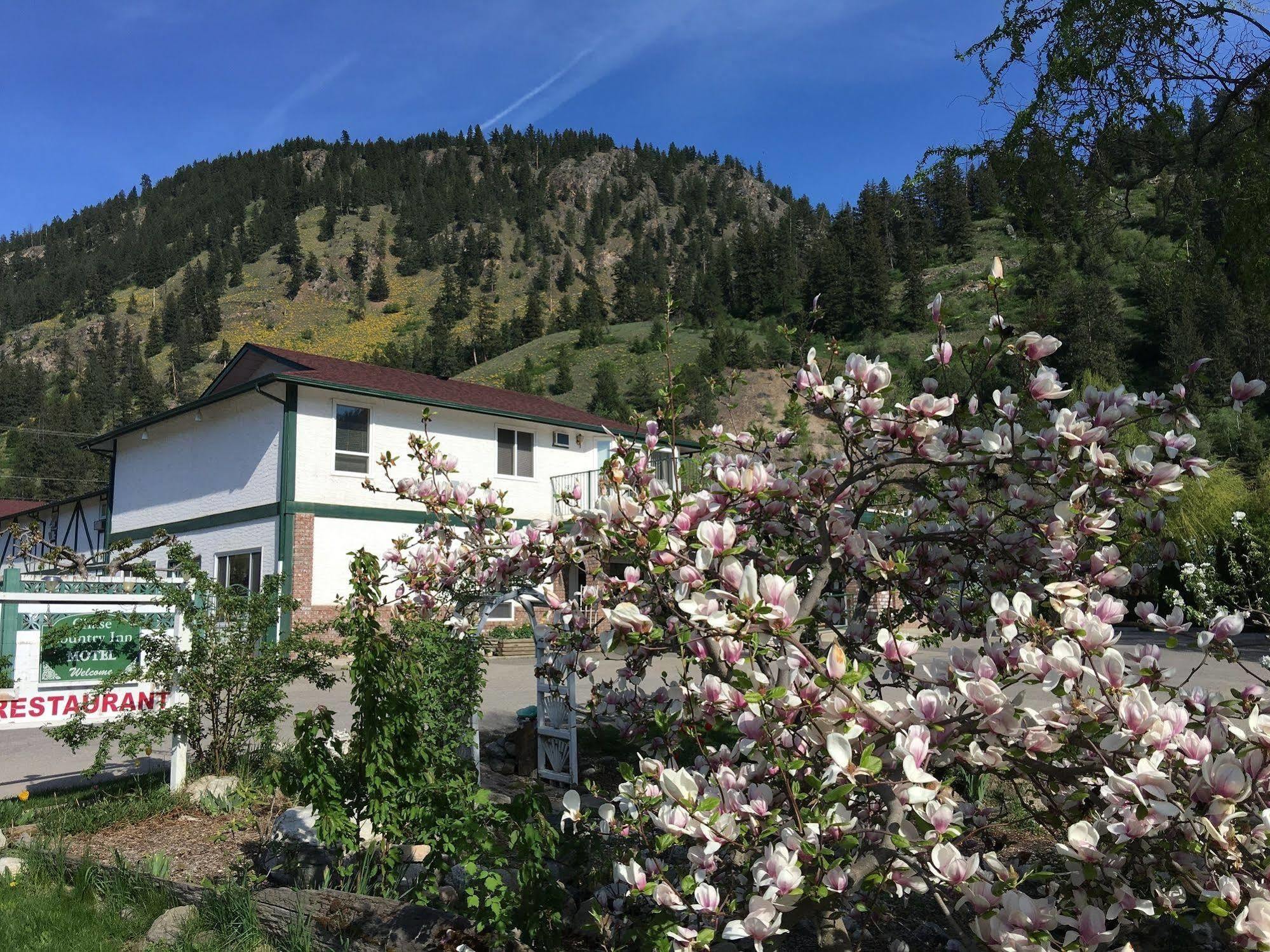 Chase Country Inn Exterior photo
